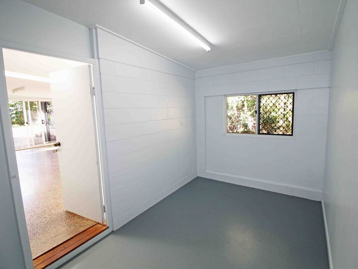 24 Azalea St, Atherton
