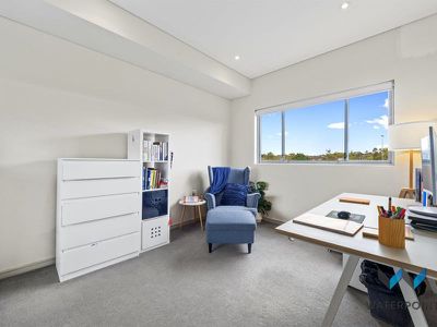 121 / 54A Blackwall Point Road, Chiswick