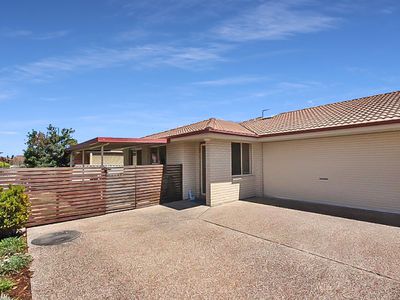 2 / 16 Amanda Crescent, Forster