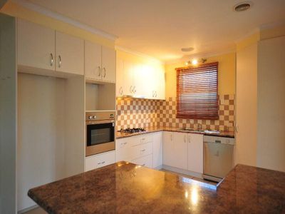 1 WARSAW CRESCENT, Wodonga