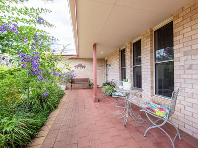 6 Azure Avenue, Dubbo