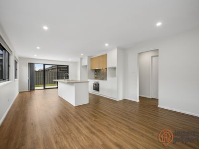 9 Vahland Street, Taylor