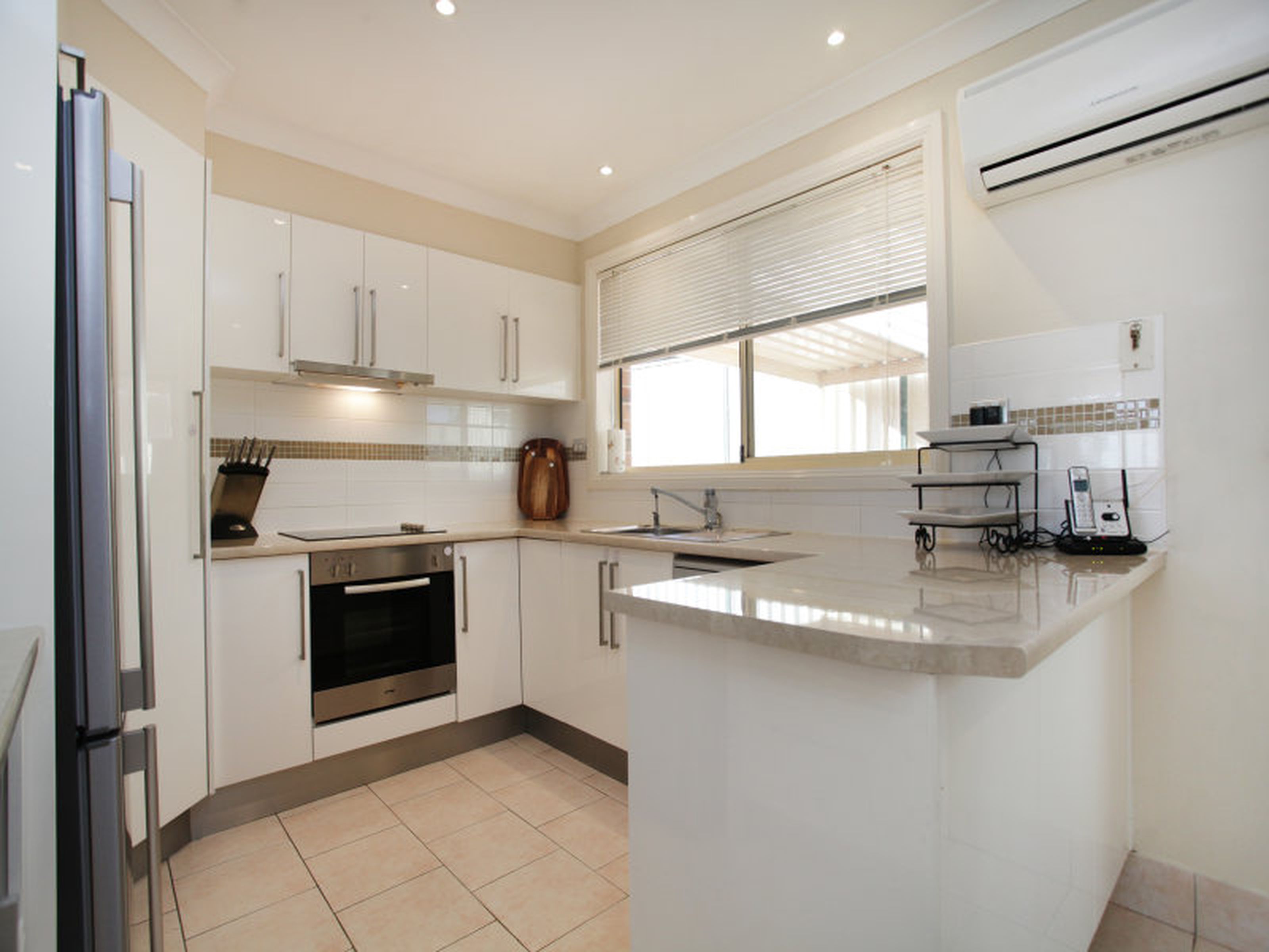1 Barronfield Drive, GLENMORE PARK