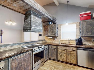 7409 Pebble Beach Drive, Rowlett, TX, International