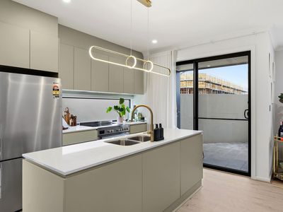 2 John Mckinna Circuit, Taperoo