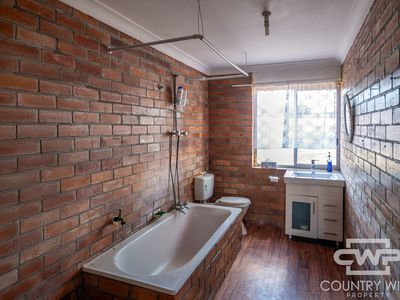 989 South Valley Road, Rocky Creek