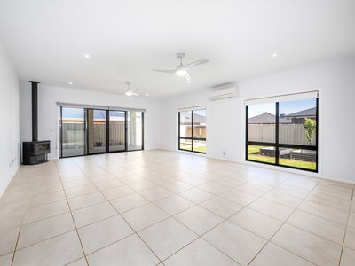 6 Colac Close, Kialla