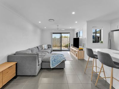 10 / 15 Waratah Way, Morayfield