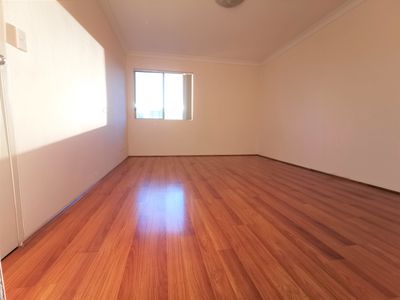 7 / 26 Henley Road, Homebush West