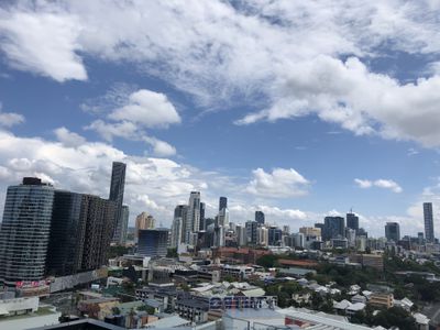 2205 / 10 Trinity Street, Fortitude Valley