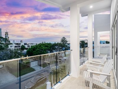 19 Summerland Ky, Broadbeach Waters