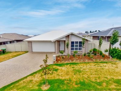 64 Champagne Drive, Dubbo