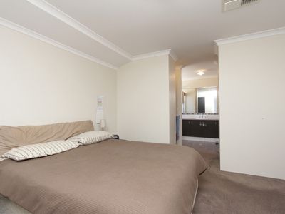 11 Arniston Way, Darch