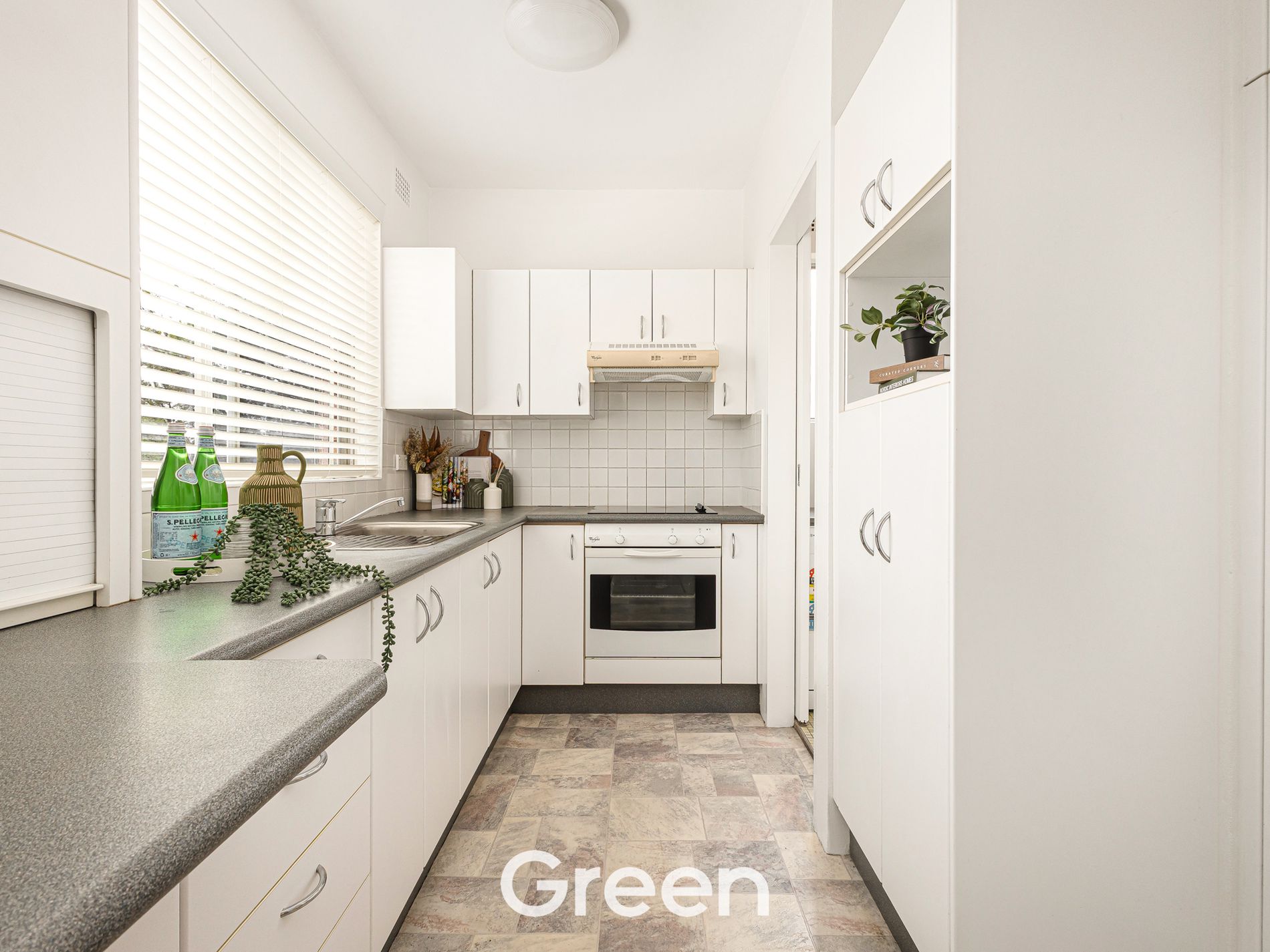 1 / 33 Meadow Crescent, Meadowbank