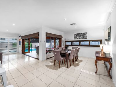 17 Senden Crescent, Manly West