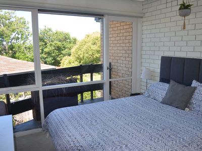 1 / 12 Balmoral Street, Essendon