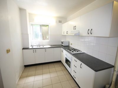 8 / 14 Barber Avenue, Eastlakes
