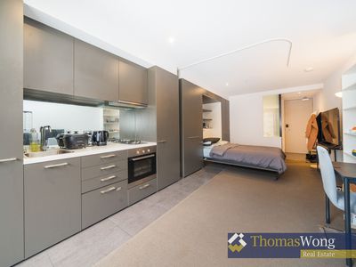 705 / 32 Bray Street, South Yarra