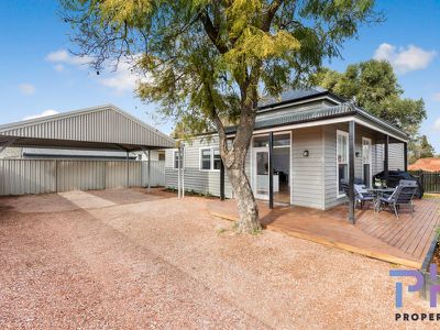 17 Weeroona Avenue, North Bendigo