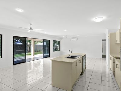 4 Manoi Close, Bentley Park