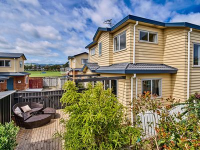 10 Pohutukawa Grove, Titahi Bay