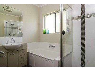 5 Exford Court, Cooroibah
