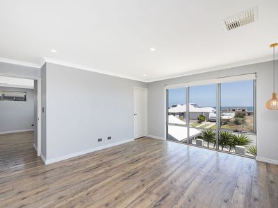 180 Lagoon Drive, Yanchep