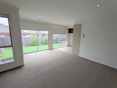 8 / 64-68 Station Road, Marshall