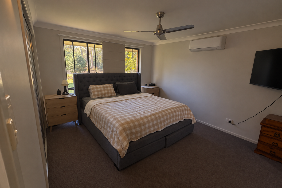 8 Cedar Drive, Townsend
