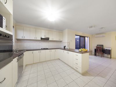 21 Glenora Way, Hampton Park