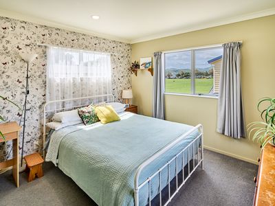 10 Pohutukawa Grove, Titahi Bay