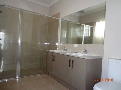 1 Silverleaf Road , Kialla