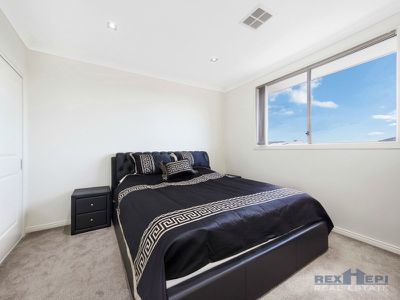 2 Freshfields Drive, Cranbourne North
