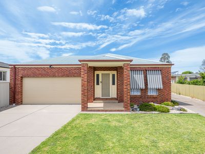 1 / 17 Dampier Avenue, Shepparton