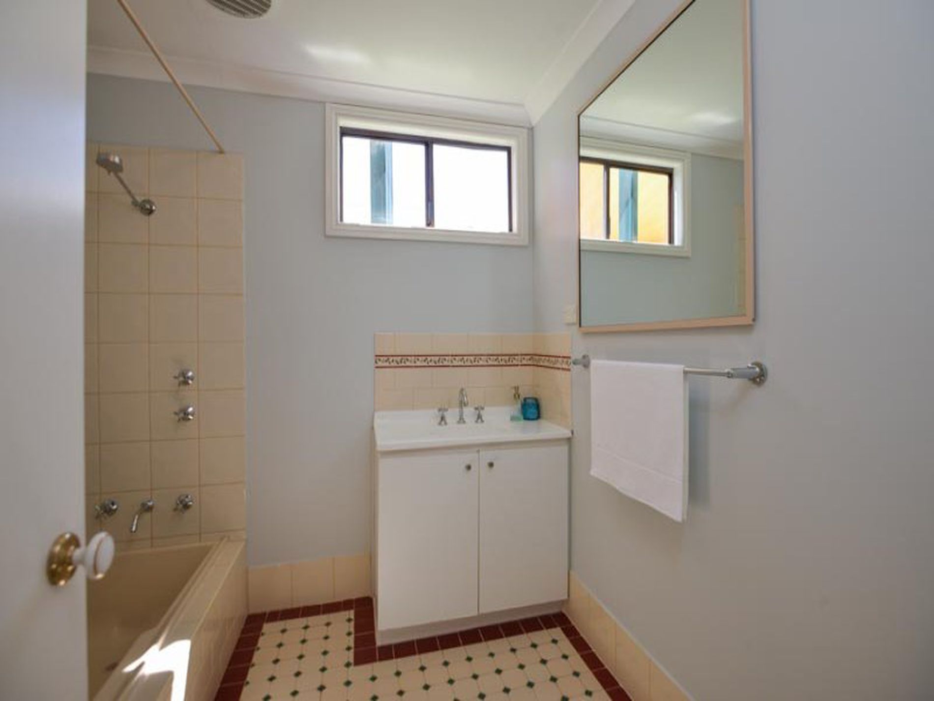 129 Hare Street, Piccadilly