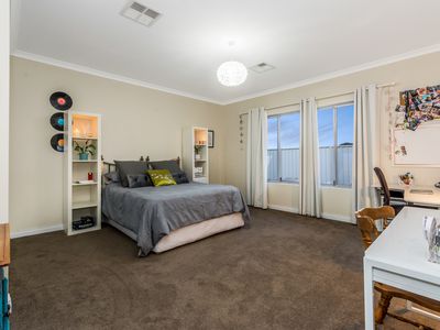 5 Emperor Way, Yanchep