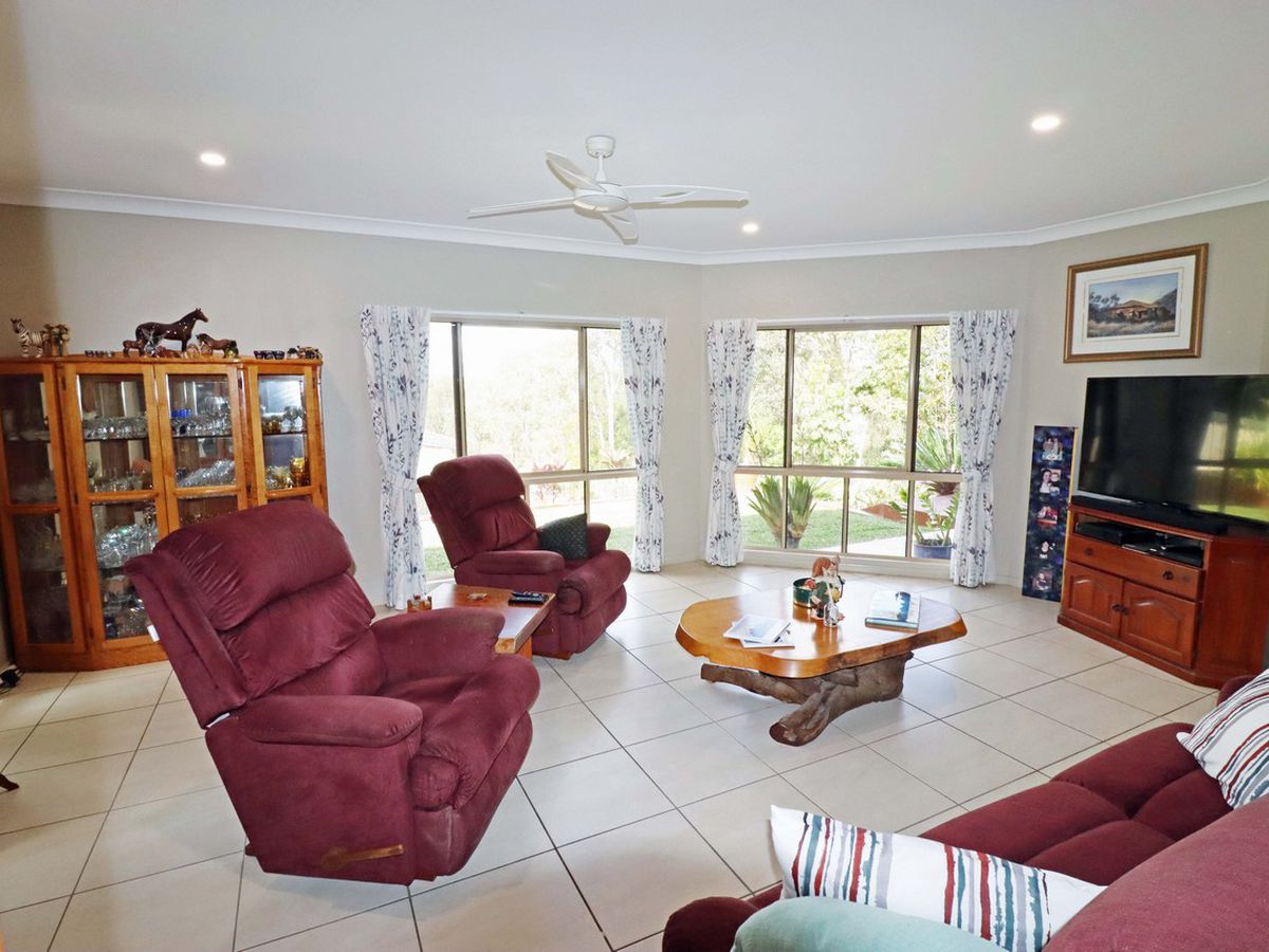 8 Eden Drive, Tinaroo