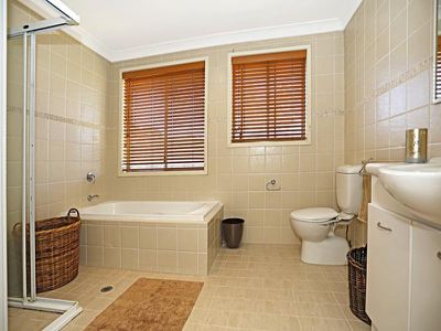 2 Novara Cres, Como