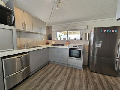 16 Chambers Street , Beachport