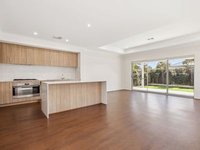 12A Loris Way, Kardinya