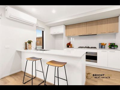12 Bronze Leaf Walk, Narre Warren South