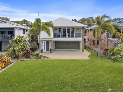 892 Scenic Highway, Kinka Beach