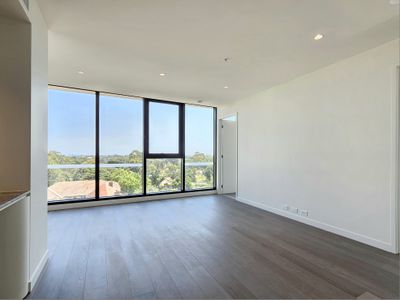 601 / 8 Louise Street, Melbourne