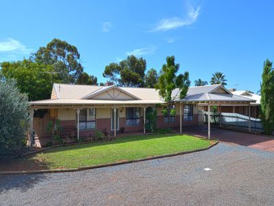 12 Holroyd Way, Boulder