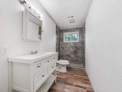 5010 Riverview Drive, Alvin, TX, International