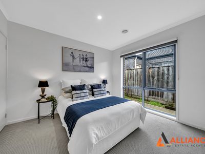 81 Charlbury Crescent, Cranbourne North