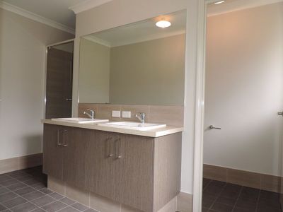 17 Sedano Glade, Landsdale