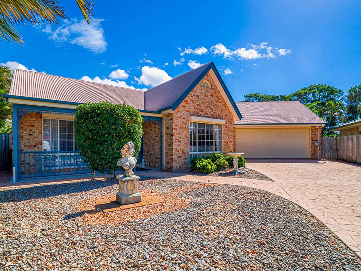 6 Daphne Court, Torquay