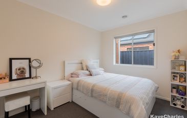 5 Leeson Street, Officer South