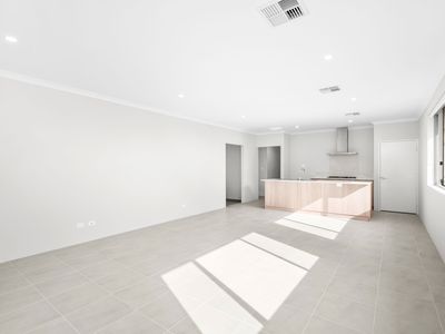 7 Barnevelder Bend, Southern River